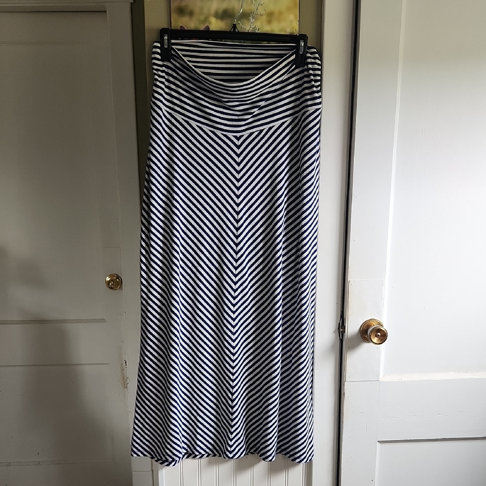 Old Navy Black and White Striped A-Line Skirt